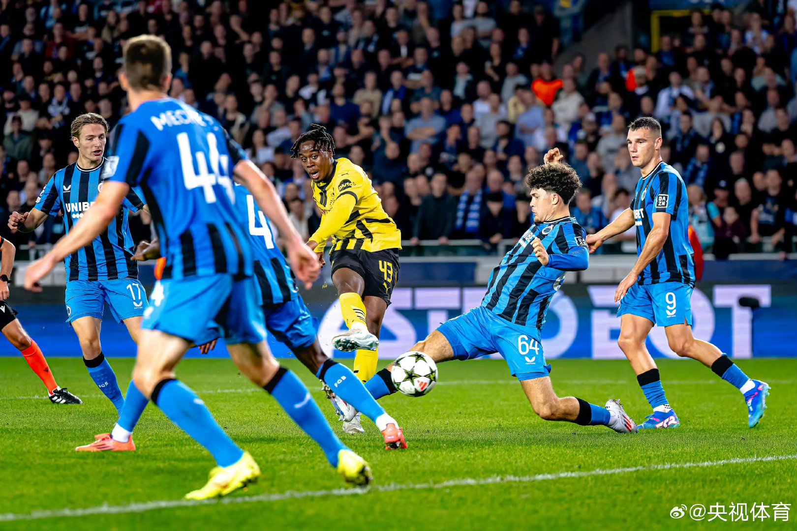 里程碑夜！多特蒙德造点机会，西甲清晨刷纪录，更衣室稳定，阵容厚度经受考验