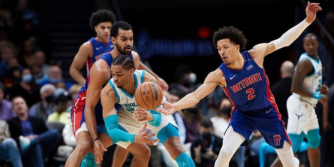 辽宁男篮更衣室内讧