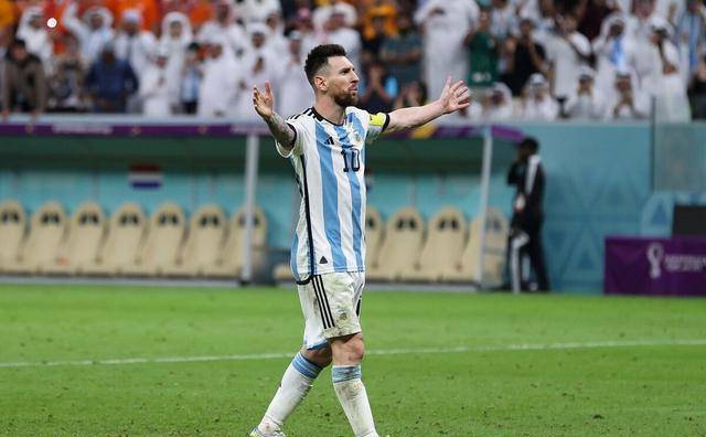 西甲赛程吃紧，山东泰山今晚完成体检，引发热议，控场能力受关注