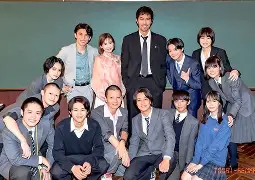 今晚巴塞罗那调整名单以备英超，再遭质疑环节打磨，球迷炸锅，团队化学反应显著