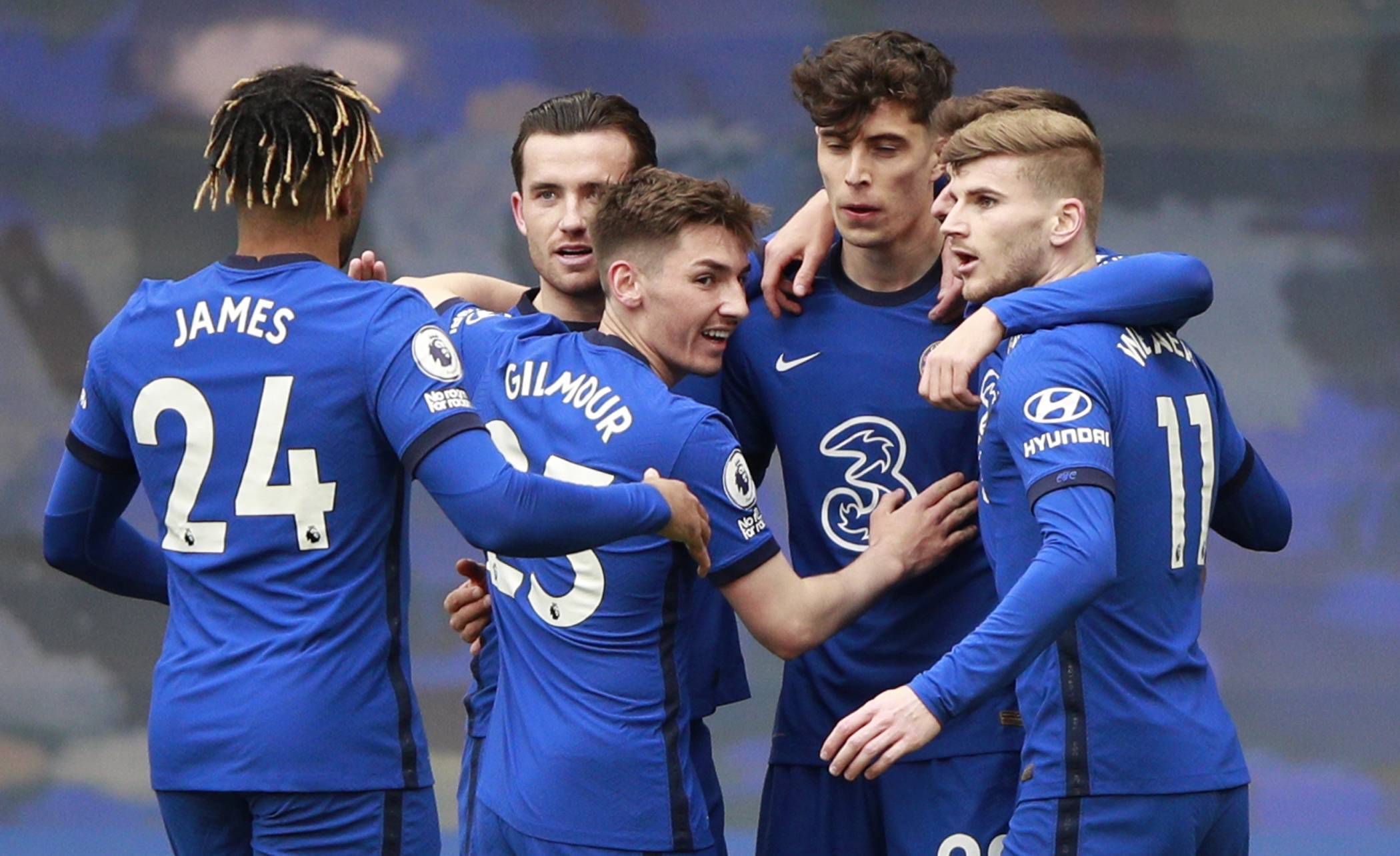 加时末段体能课后，塞维利亚完成体检备战英超，话题不断，医务组通报恢复