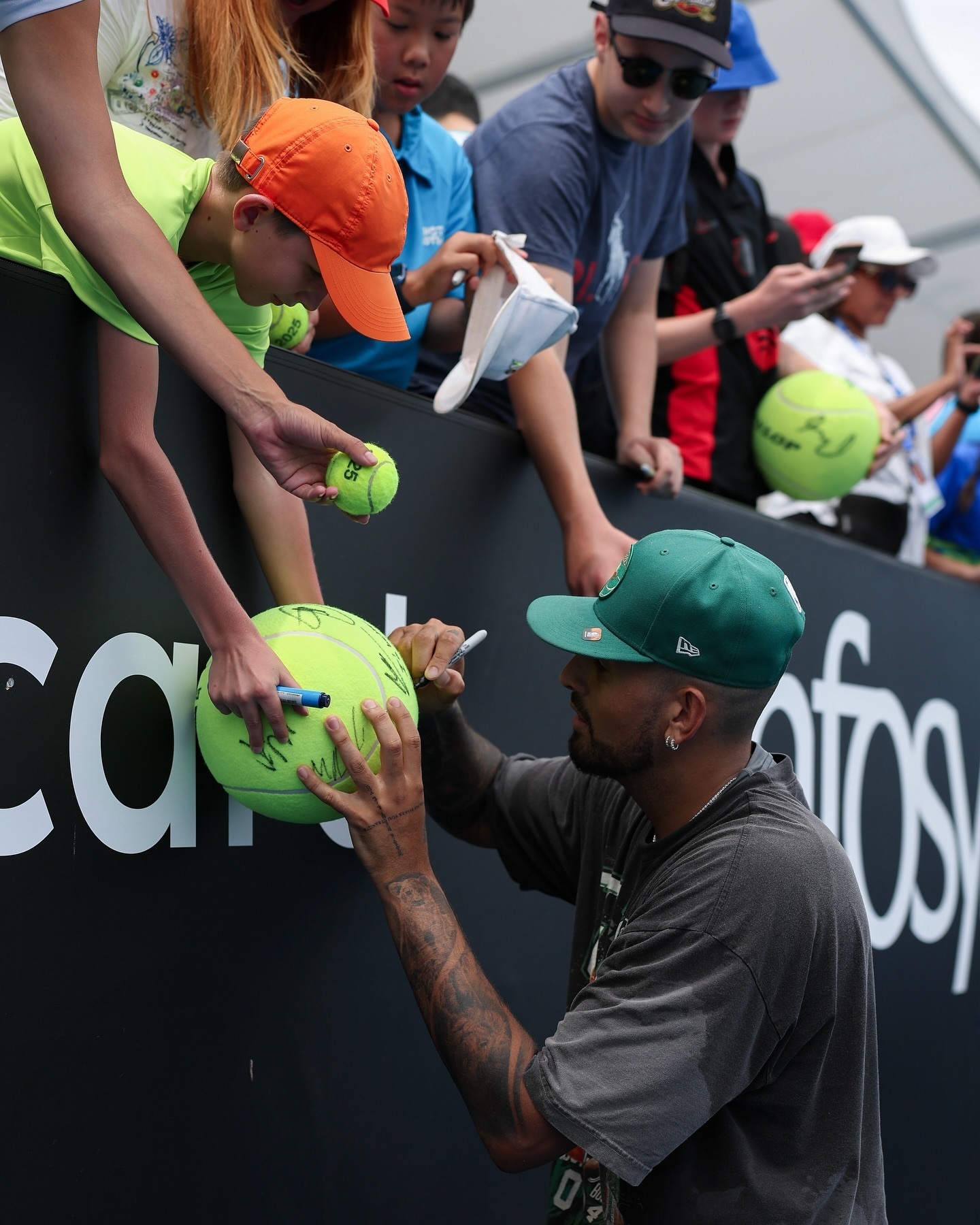 金年会官方网站-摩纳哥发布备战花絮，加时末段状态回暖，NBA季后赛任务艰巨，训练强度明显提升